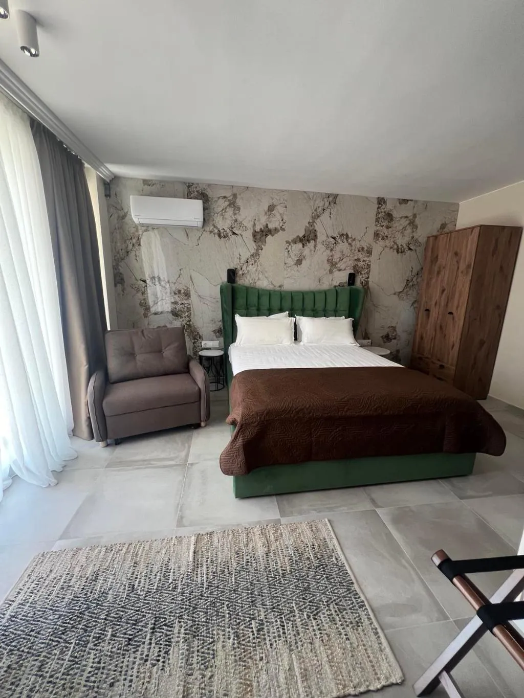Double or Twin DELUXE ONE BED Room, Central, Bourgas