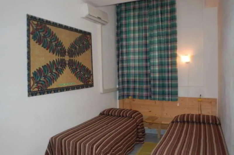 Room, Youth Firenze 2000, Florence