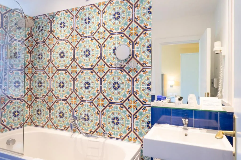 DOUBLE GARDEN VIEW Room, Hotel Regina Sorrento, Naples