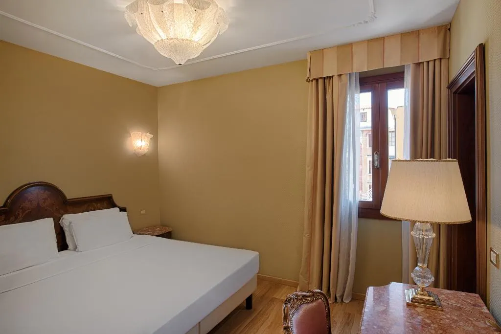 SINGLE CLASSIC Room, NH Venezia Santa Lucia, Venice