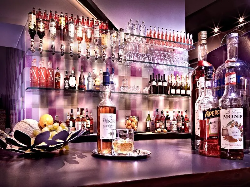 Bar, Donauwalzer, Vienna