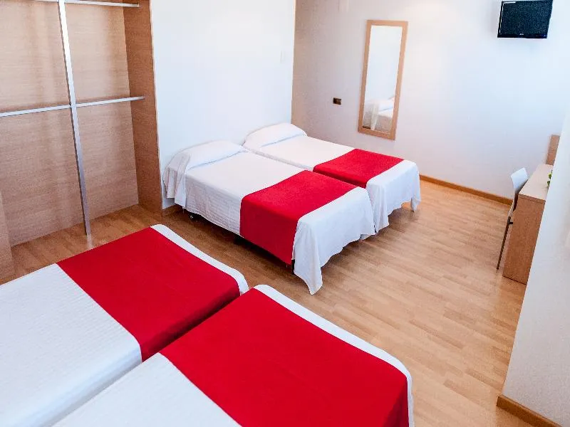 QUADRUPLE STANDARD Room, Bag, Valencia