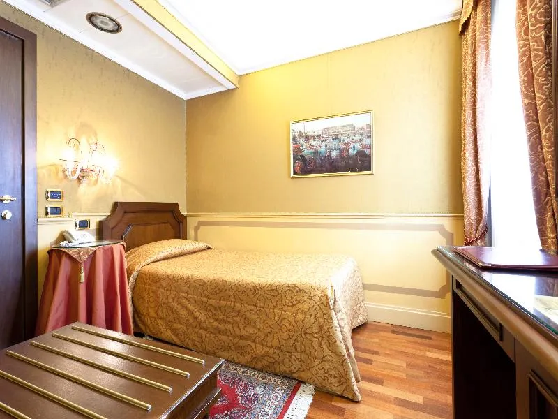 Room, Al Codega, Venice