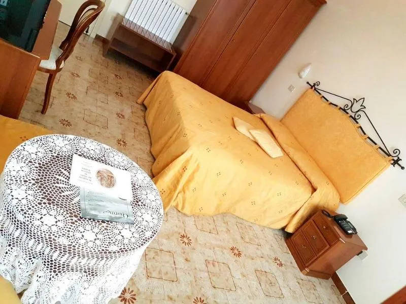 Room, Bonadies, Naples