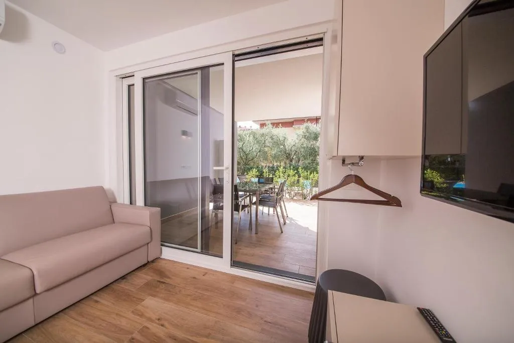 APARTMENT TWO BEDROOMS Room, Riva Lake Lodge, Milan