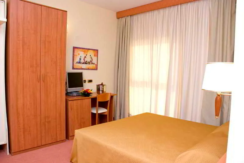 Room, La Isla Resort, Naples