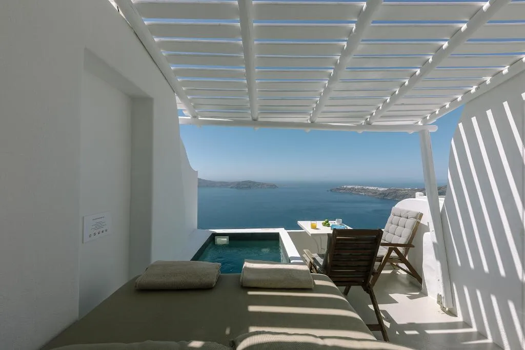 SUITE WITH JACUZZI Room, Afroessa Hotel, Santorini