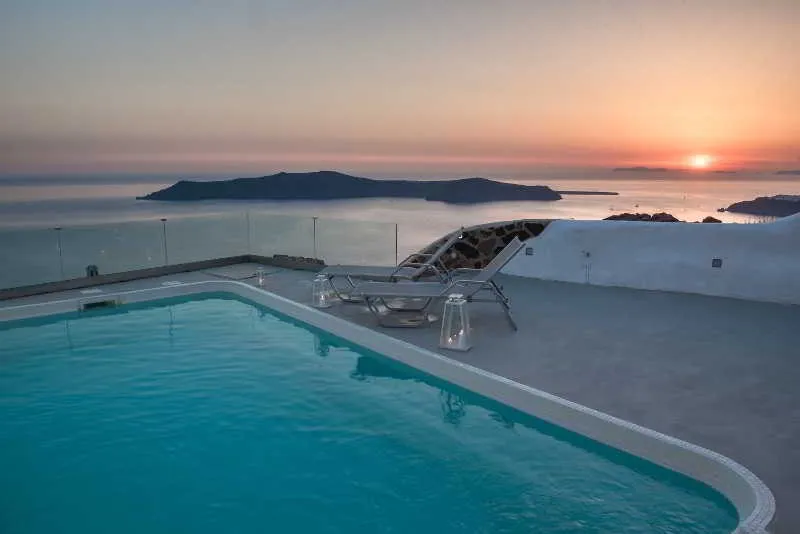 General view, Pearl on the Cliff, Santorini