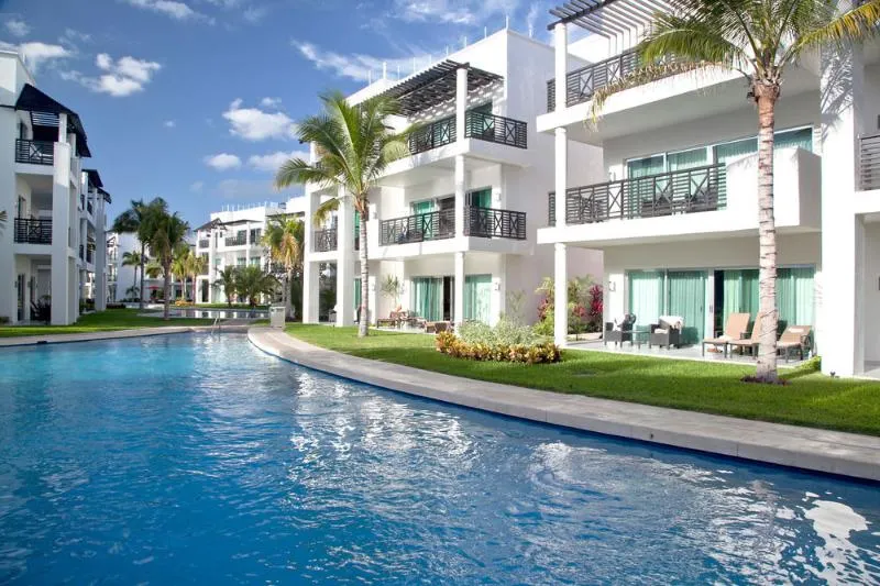 Pool, Residences at The Fives, Playa Del Carmen