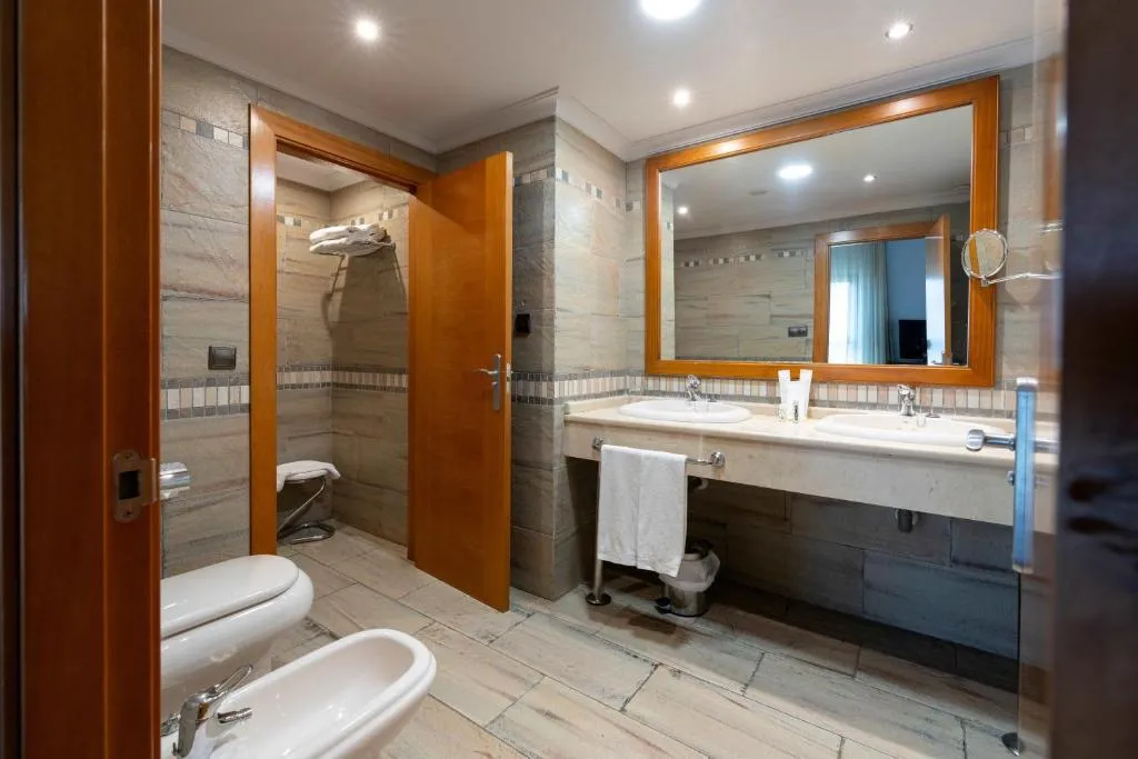 JUNIOR SUITE STANDARD Room, Silken Antequera Hills, Andalucia