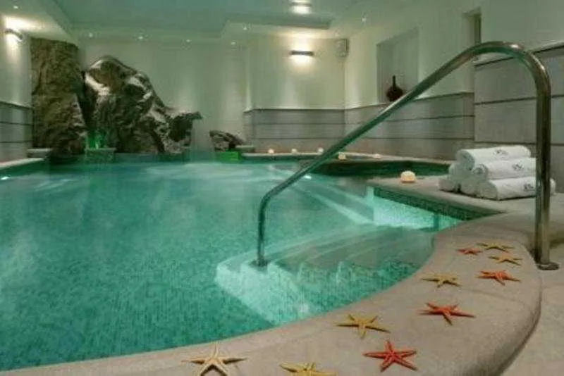 Pool, Raito, Naples