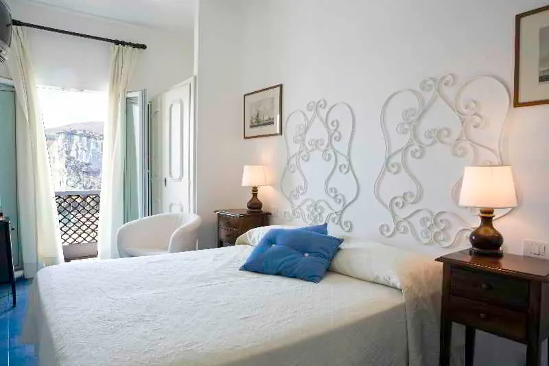 Room, Grand Hotel Chiaia di Luna, Rome
