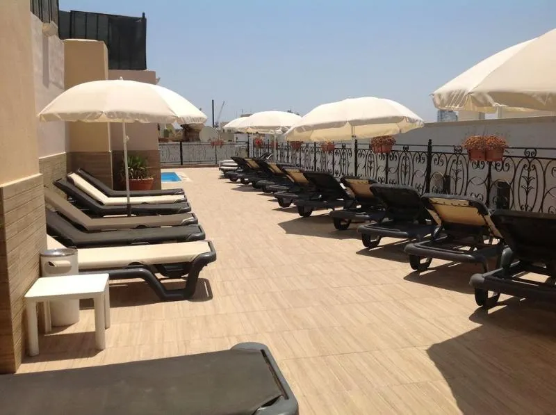 Pool, The Windsor Hotel, Malta