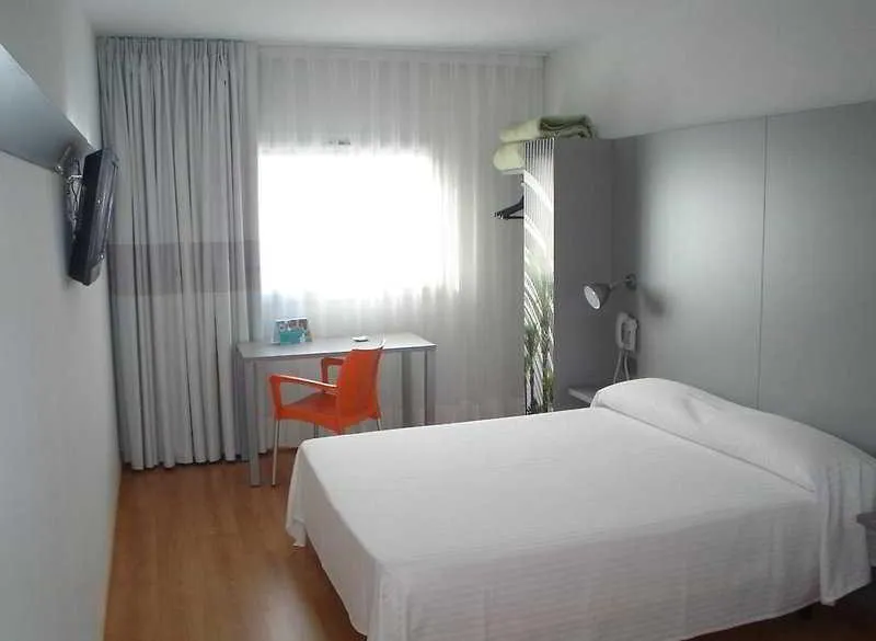 DOUBLE SINGLE USE STANDARD Room, B&B Hotel Valencia Aeropuerto, Valencia