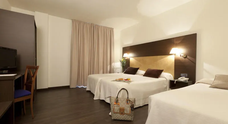 TRIPLE STANDARD Room, Madrid Torrejon Plaza, Madrid