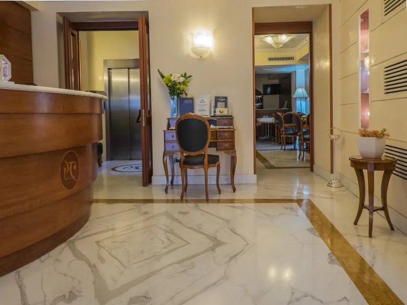 Lobby, Palazzo Turchini, Naples