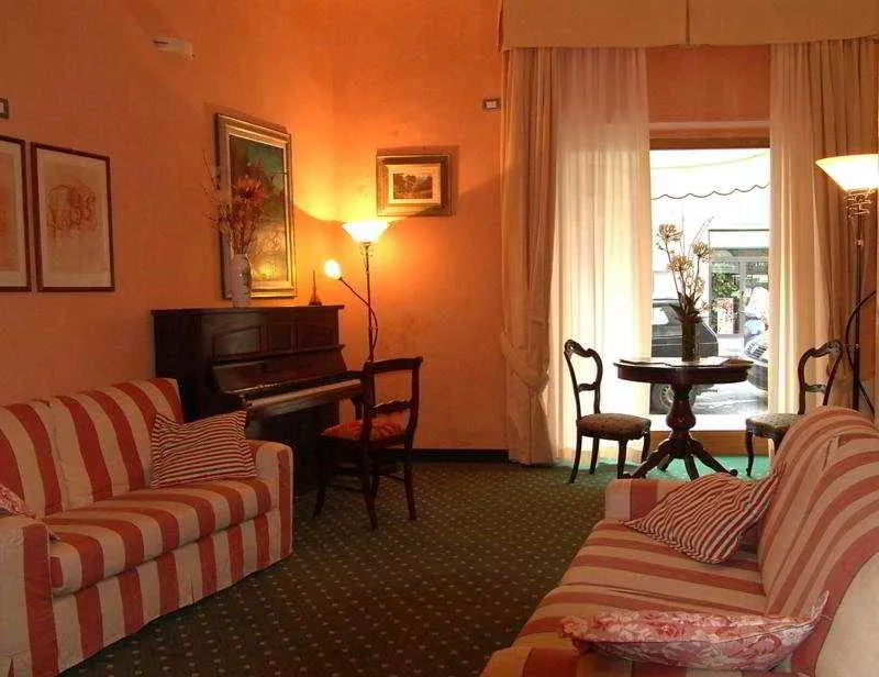Lobby, Arizona, Florence