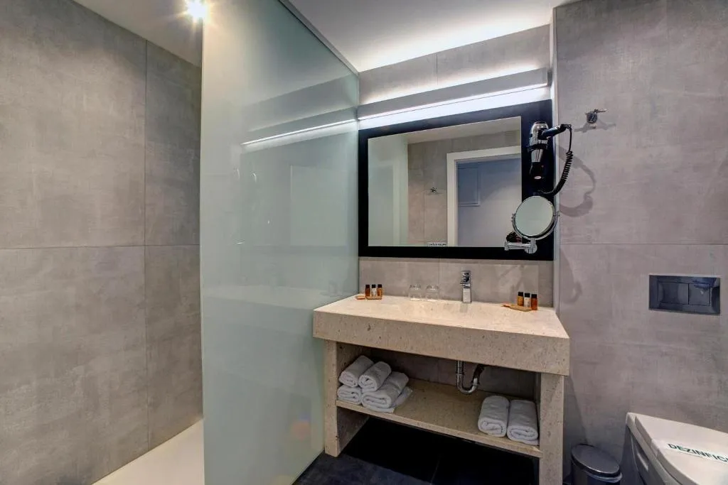 Double or Twin TWO BEDS Room, Hotel Scala, Split