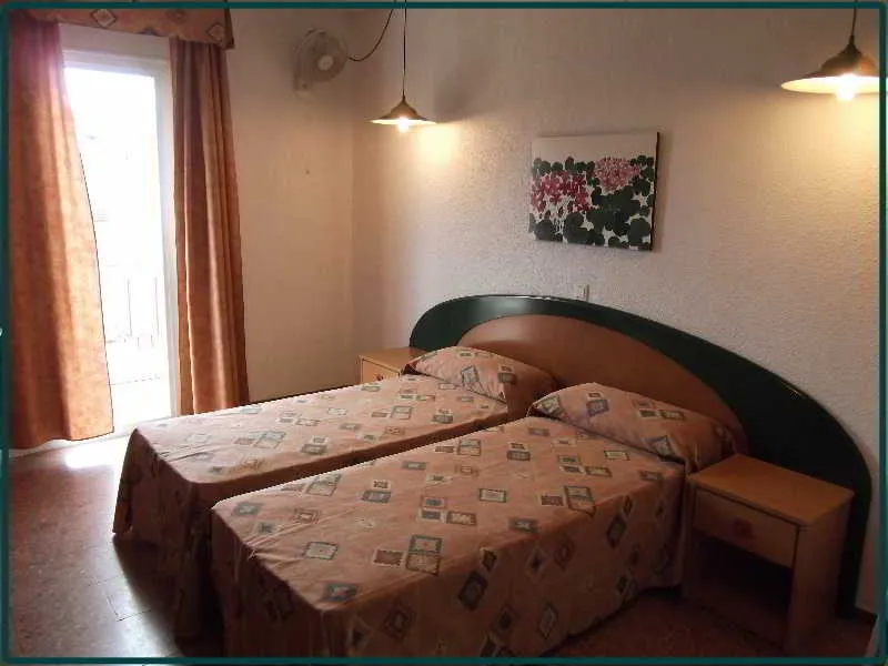 Room, Mediterrani Express, Costa Brava