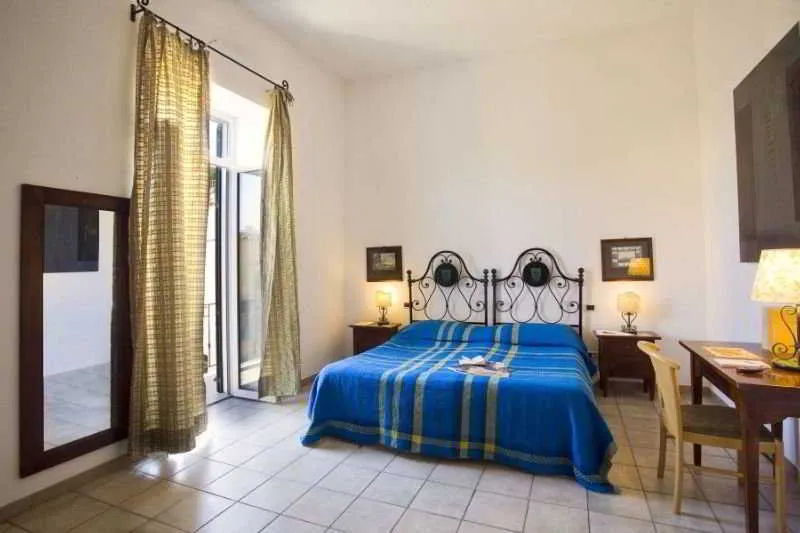 Room, Villa Maria, Naples