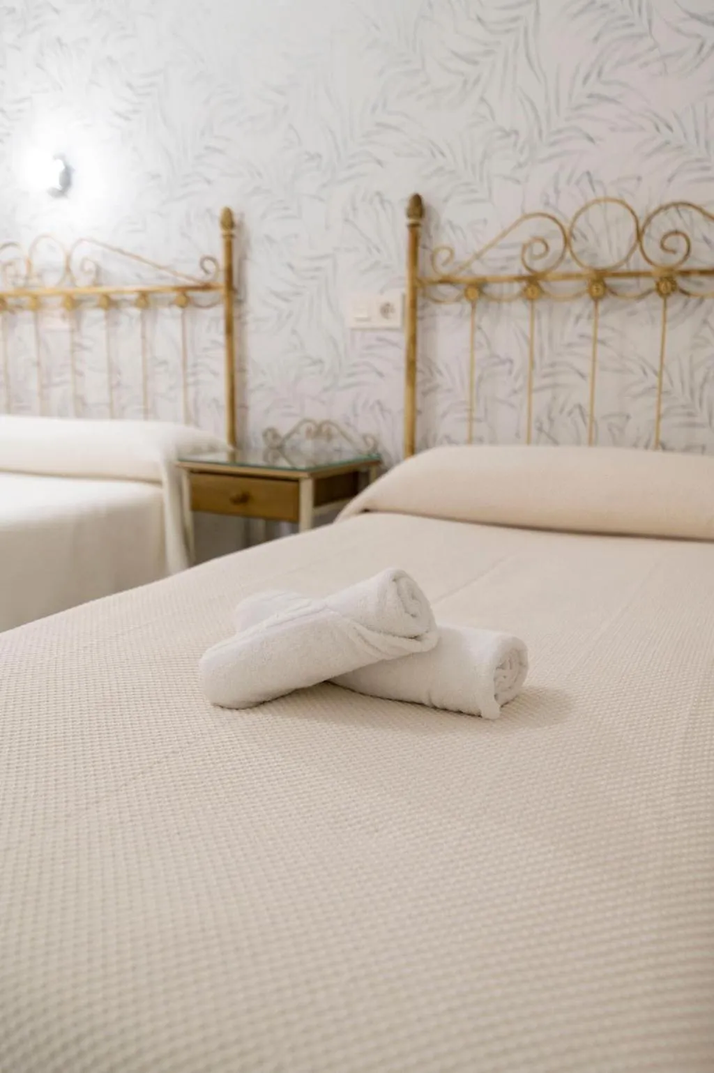 QUADRUPLE STANDARD Room, Hotel Manzanito, Andalucia