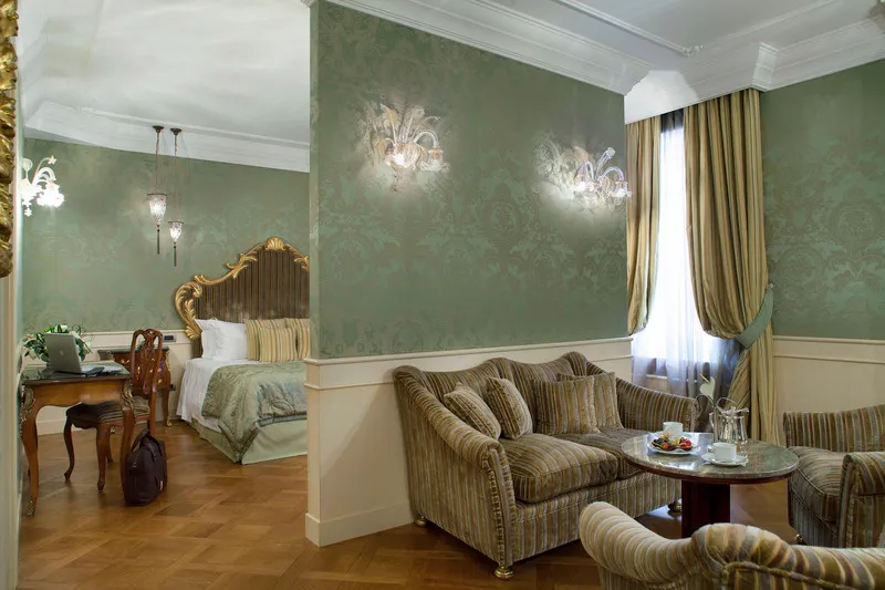 JUNIOR SUITE STANDARD Room, Baglioni Hotel Luna, Venice