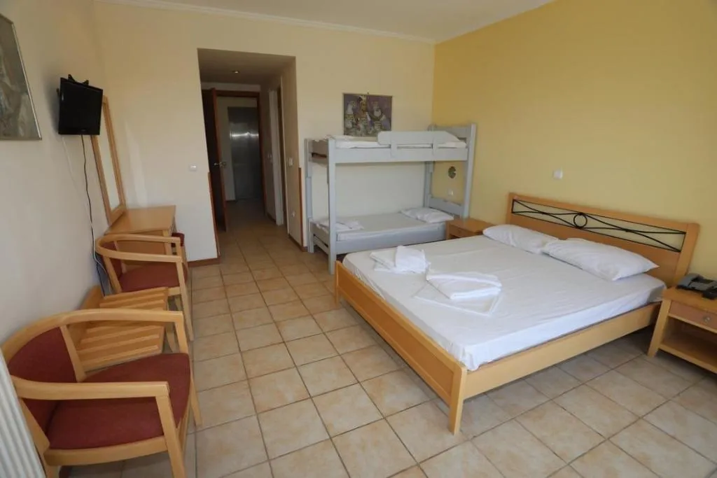 FAMILY ROOM STANDARD Room, Dassia Holiday Club, Corfu