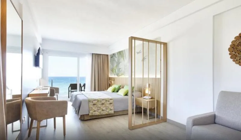 JUNIOR SUITE SEA VIEW Room, Universal Hotel Castell Royal, Majorca
