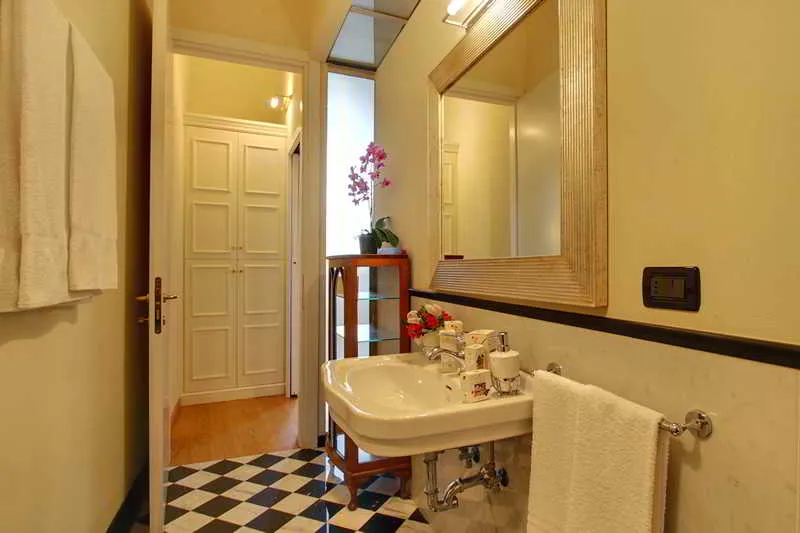 Room, Orlando Palace, Florence