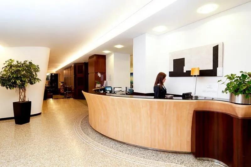 Lobby, Genova, Rome
