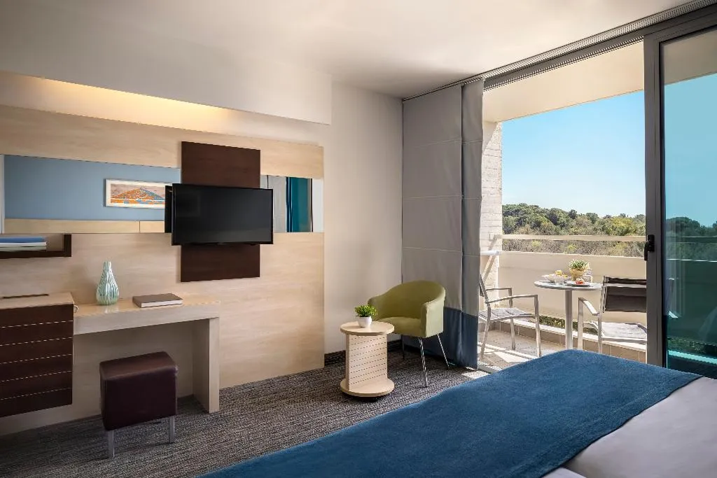 Double or Twin SUPERIOR WITH BALCONY Room, Valamar Diamant Hotel, Istria