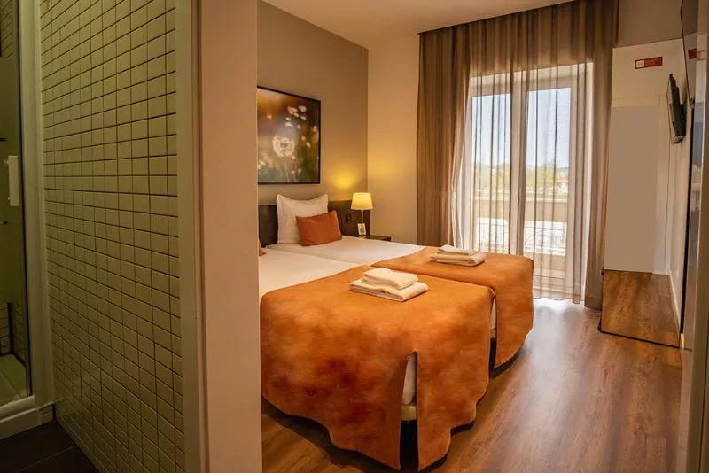 TWIN BASIC Room, Riversuites, Porto