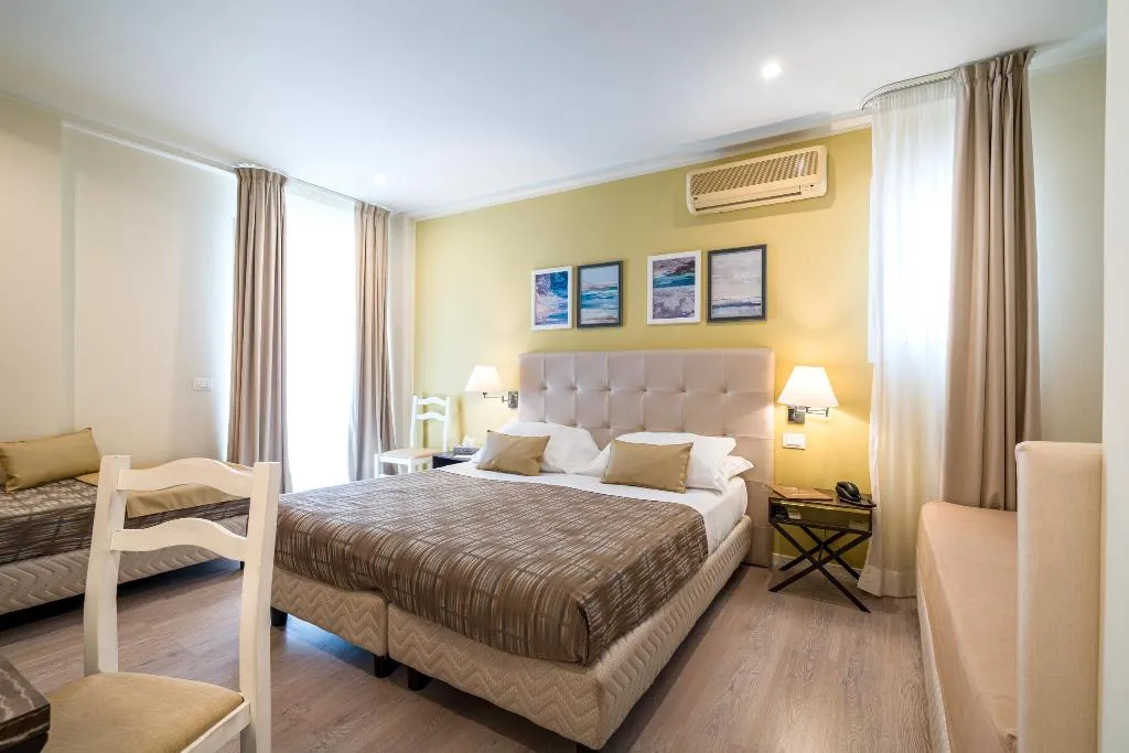 QUADRUPLE SIDE SEA VIEW WITH BALCONY Room, Hotel Rivage Taormina, Taormina