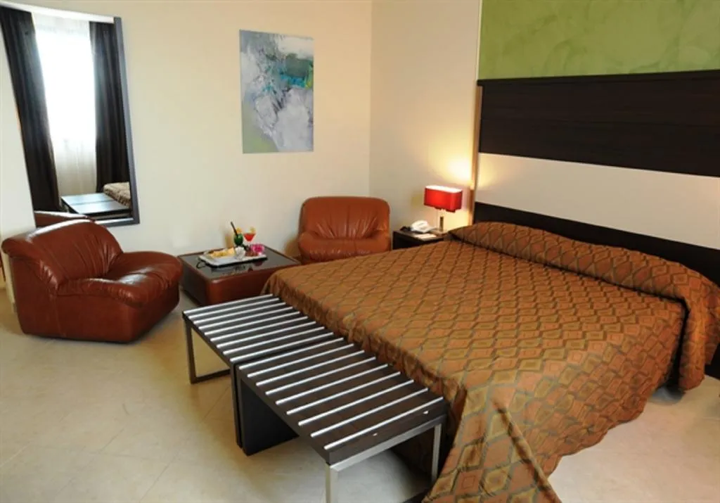 Double or Twin STANDARD Room, Viola Palace Hotel, Catania