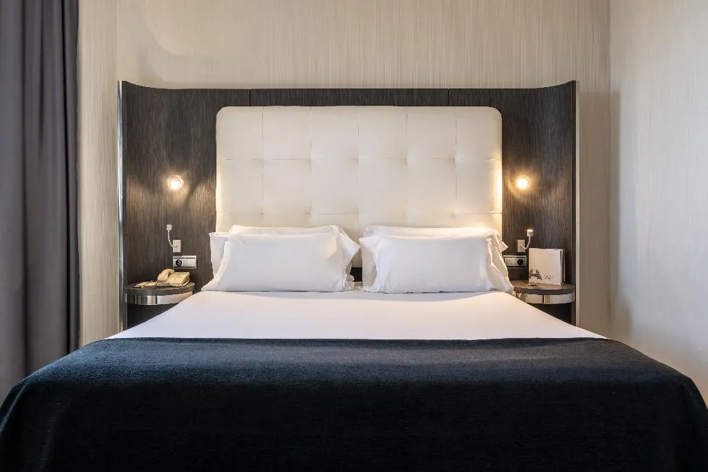 Room, Santos Maydrit Airport, Madrid
