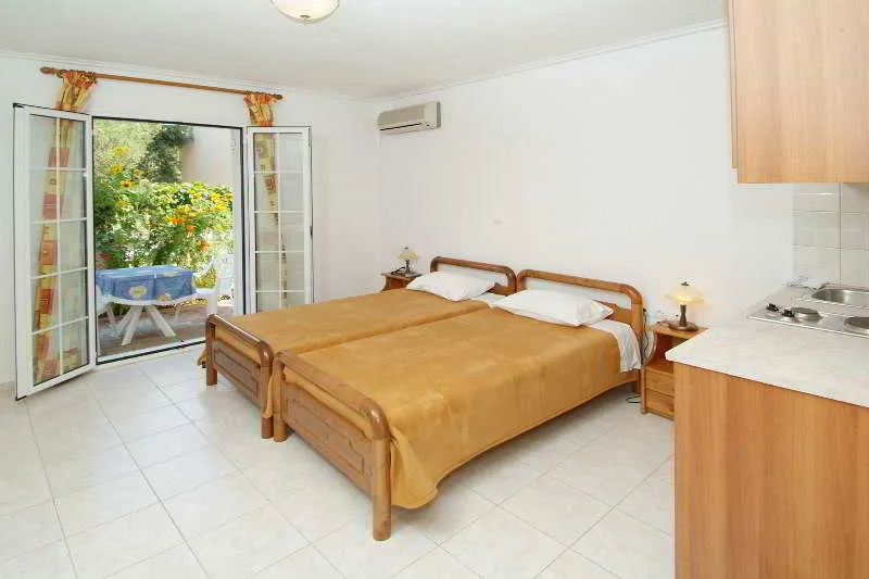 Room, Dimitris Studios, Kefallinia