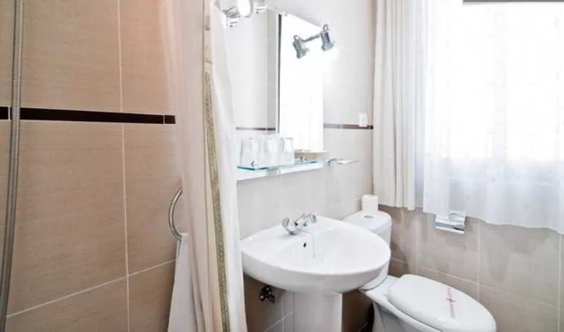 Room, Gallardo, Madrid