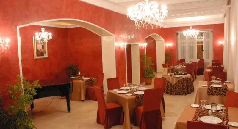 Restaurant, Diar Lemdina, Tunisia