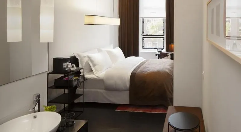 DOUBLE STANDARD Room, SIR Albert Hotel, part of Sircle Collection, Amsterdam