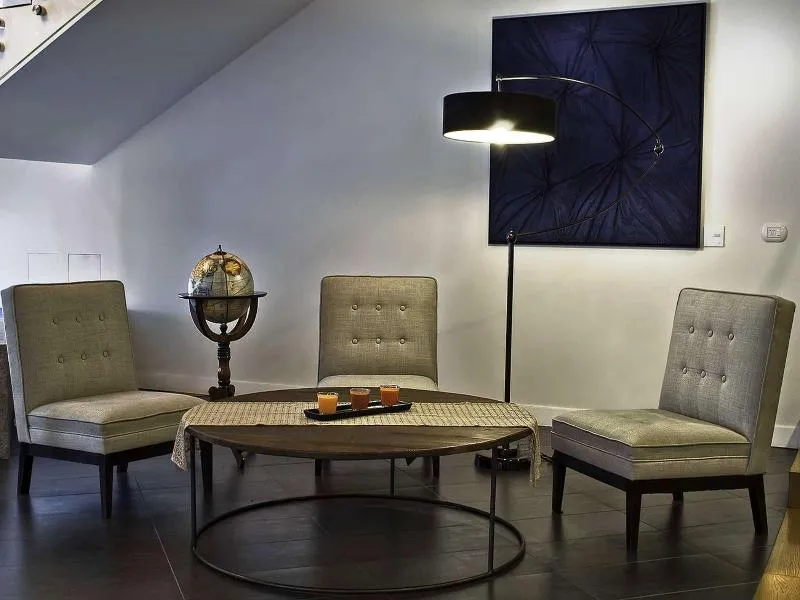 Lobby, Caravel, Rome