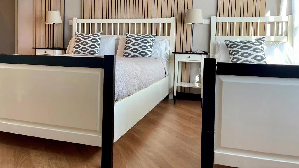 TRIPLE SUPERIOR WITH VIEWS Room, B&B Mare de Deu Jardines del Turia, Valencia