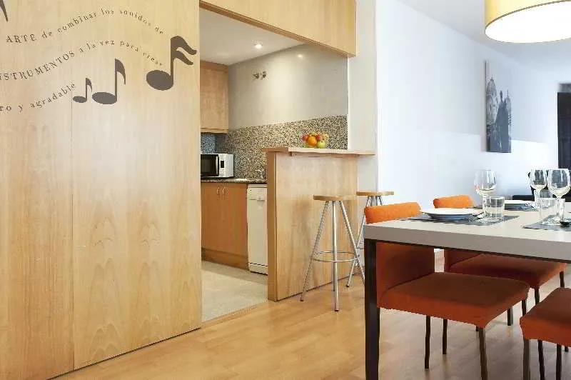 Room, MH Apartments Opera Rambla, Barcelona