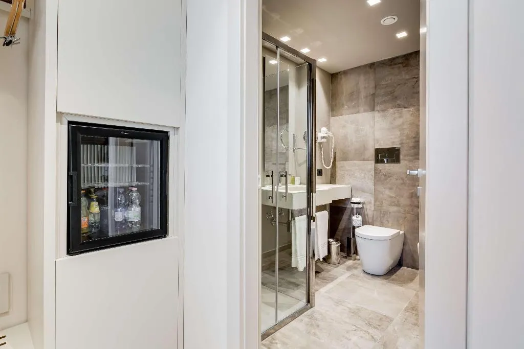 JUNIOR SUITE QUEEN SIZE BED Room, Best Western Plus Hotel Terre di Eolo, Catania