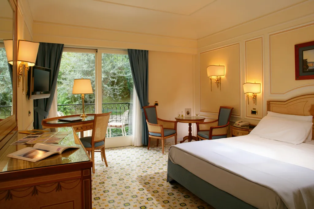 Double or Twin CLASSIC Room, Grand Hotel Capodimonte, Naples