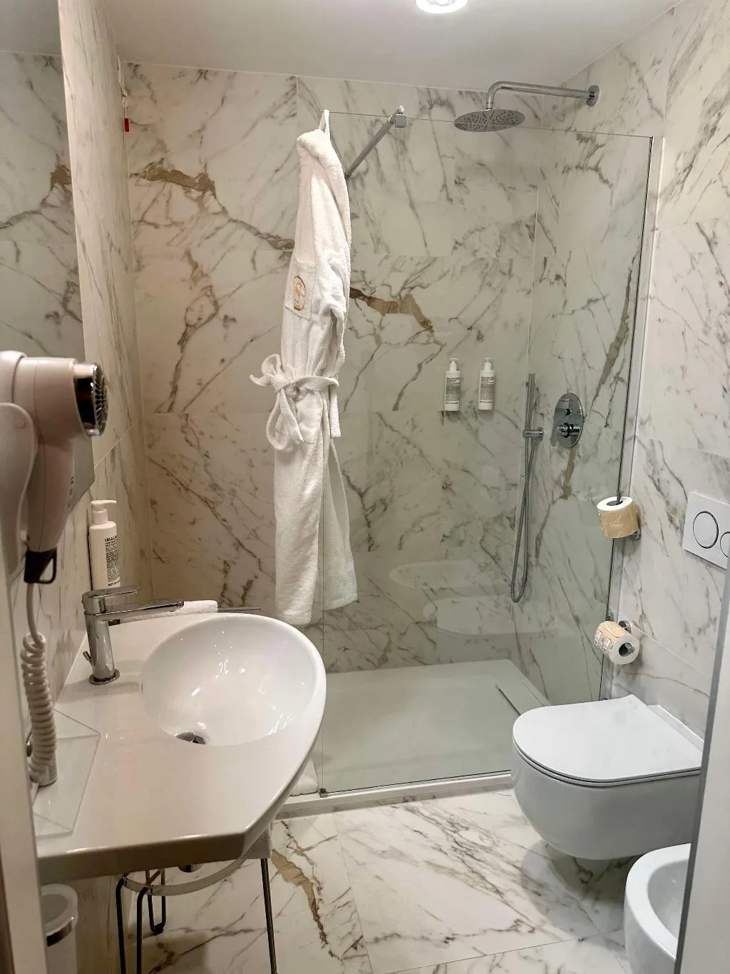 Room, Sanpi Milano, Milan