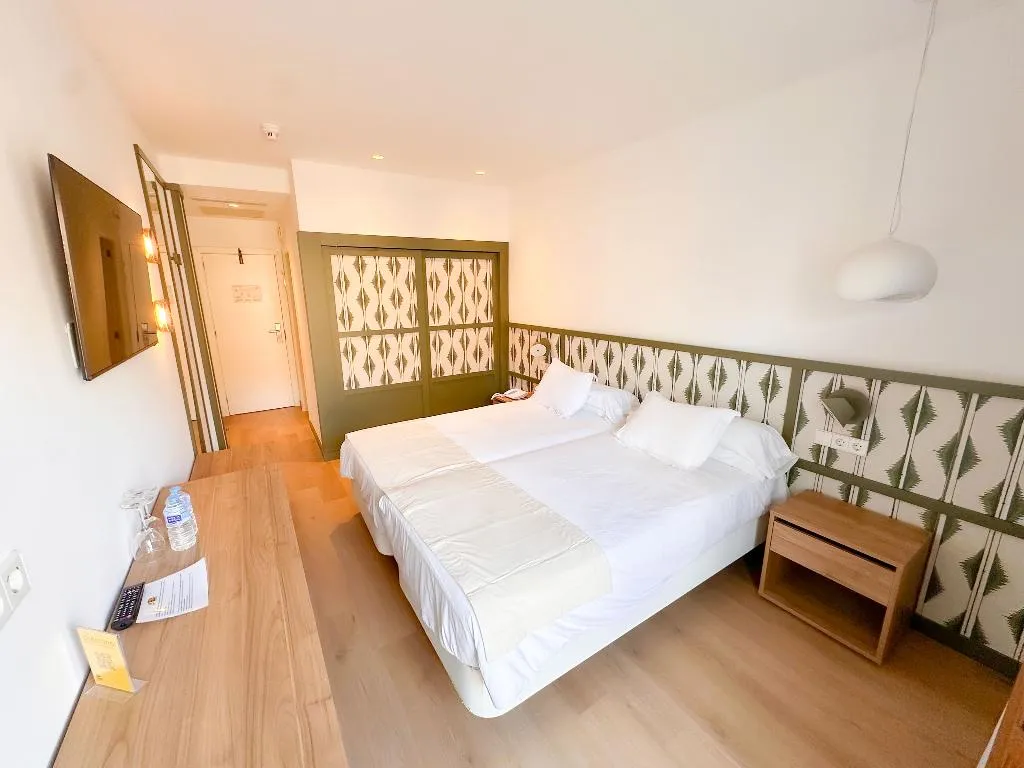 DOUBLE SUPERIOR Room, Eix Alcudia Hotel +18, Majorca