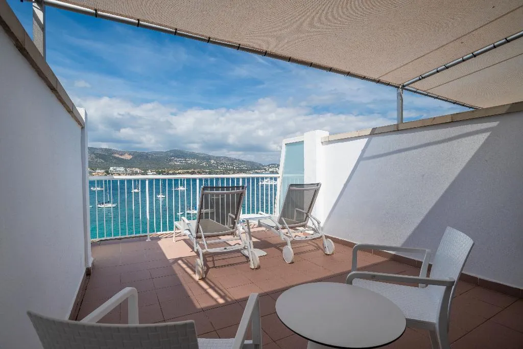 JUNIOR SUITE SEA VIEW CAPACITY 3 Room, Leonardo Royal Hotel Mallorca, Majorca