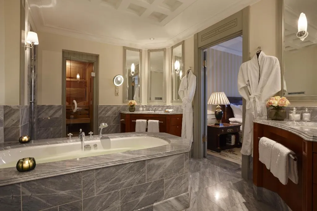 SUITE STANDARD Room, Adlon Kempinski Berlin, Berlin