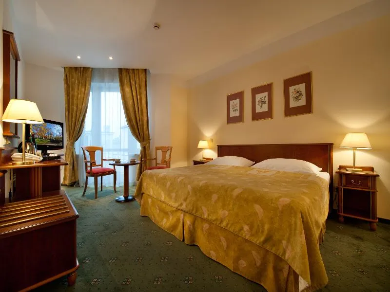 TWIN CITY VIEW Room, EA Hotel Rokoko, Prague
