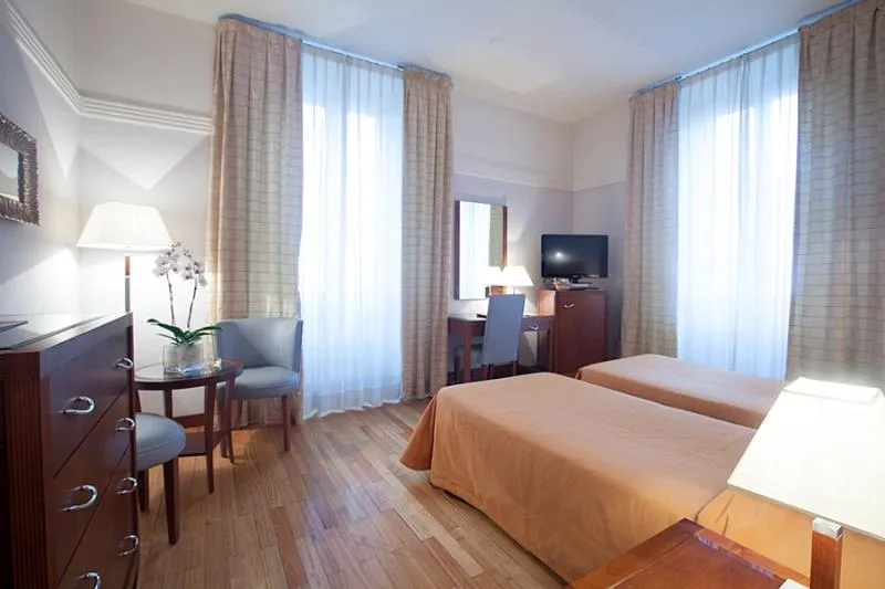 Room, Genova, Rome